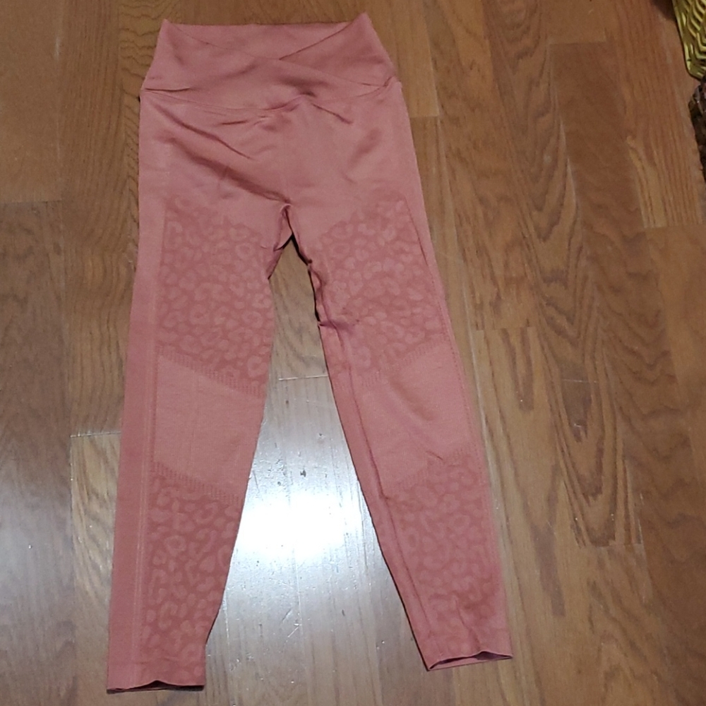 VS leggings with leopard detail sz m